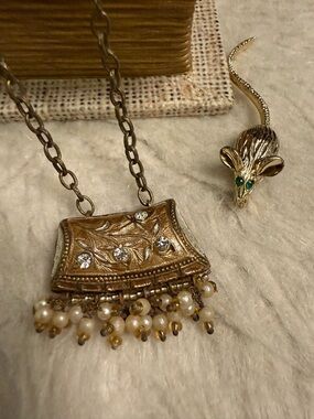 2 Piece Vintage Gold Reversible Pearl Fringe Enamel Necklace & Mouse Brooch